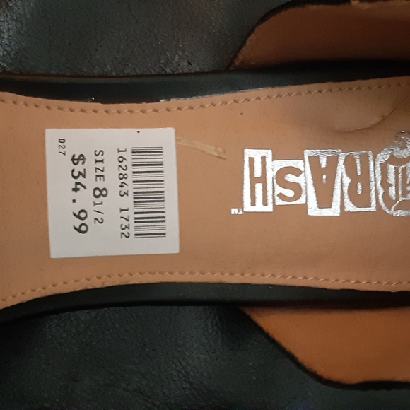 Shoes - Picture 2 of 4